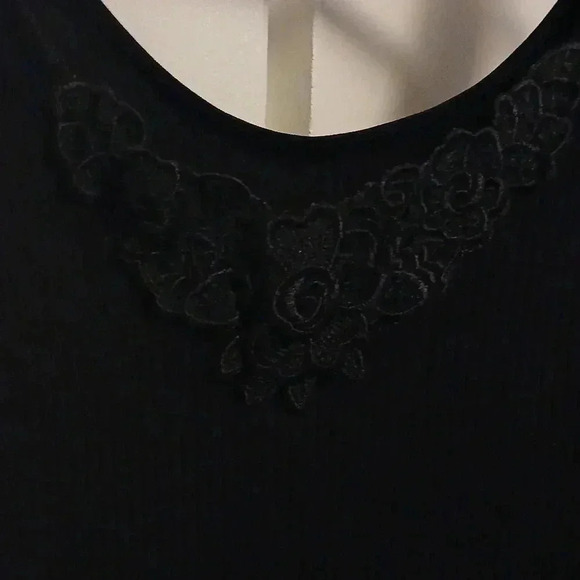 Black  Tank Top - Picture 4 of 5